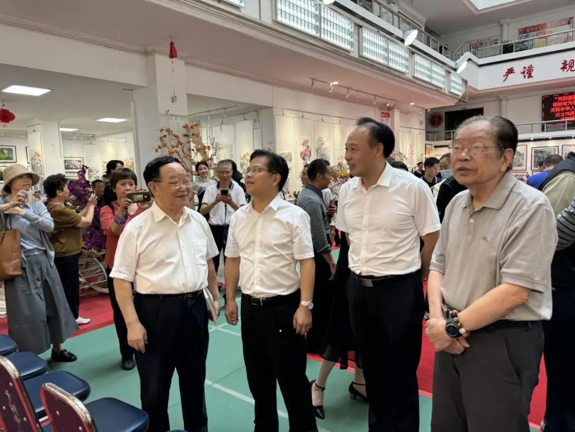 “光影墨韻頌華章 銀齡有為新征程”慶祝中華人民共和國成立75周年書畫攝影展開幕